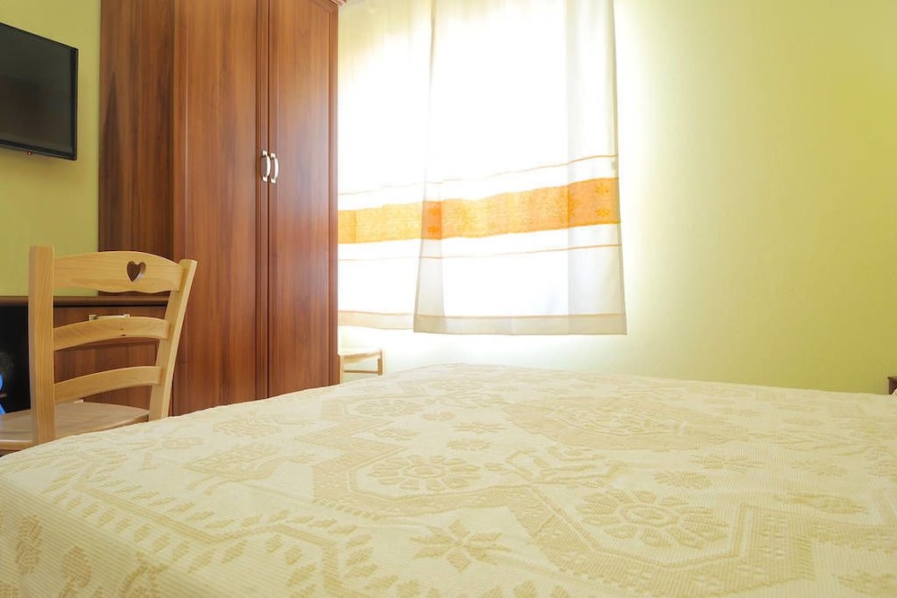 Classic Double Room, Non Smoking, Valley View photo 2
