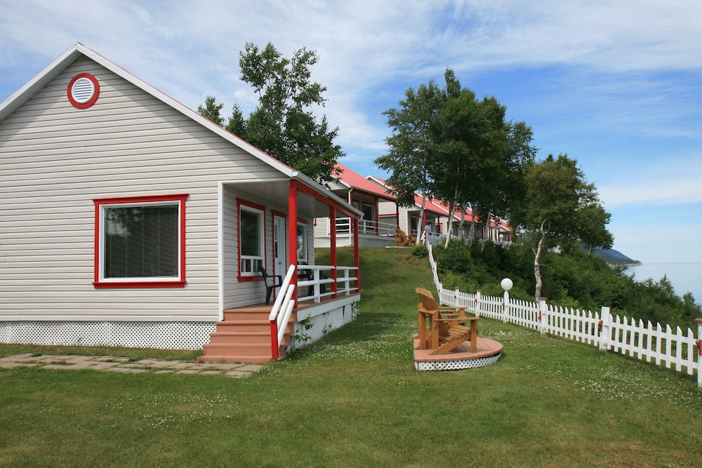Chalet, 2 Bedrooms with Queen Sized Beds photo 2