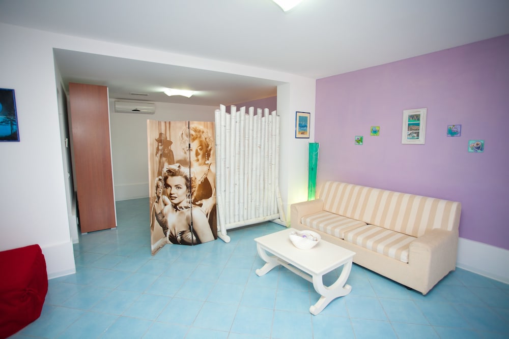 Family Room, Sea View