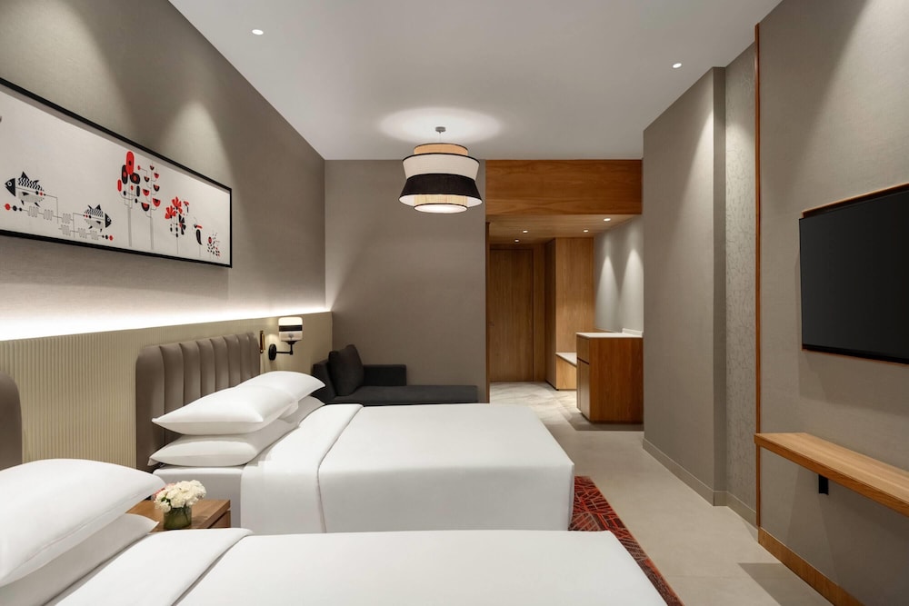 Deluxe Room, 2 Queen Beds (Family)