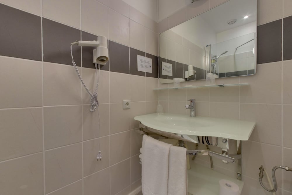 Standard Double Room - Photo 4