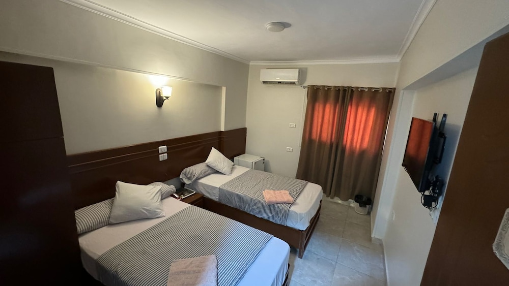 Economy Double Room, 2 Twin Beds photo 1