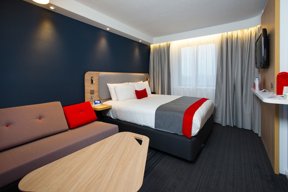 Standard Room, 1 Double Bed with Sofa bed (with Free Hot Breakfast) - Photo 2