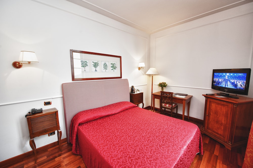Basic Double Room, 1 Double Bed photo 2