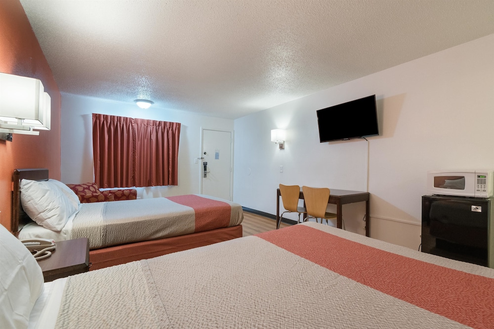 Standard Room, 2 Double Beds, Non Smoking - Photo 1