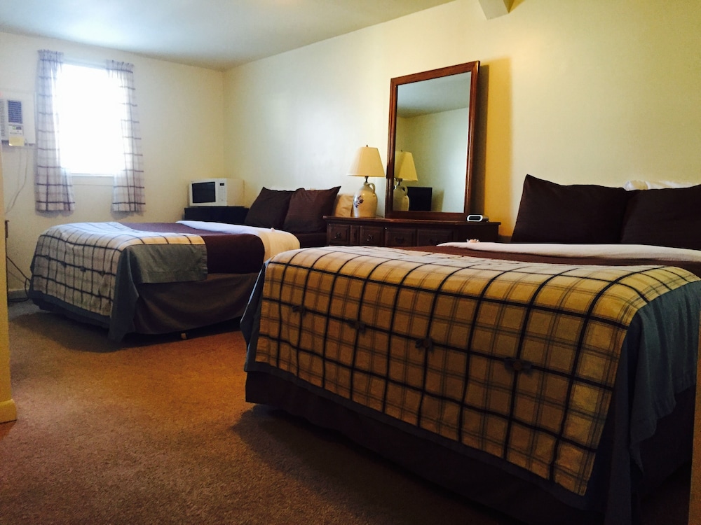 Standard Double Room, 2 Queen Beds photo 1