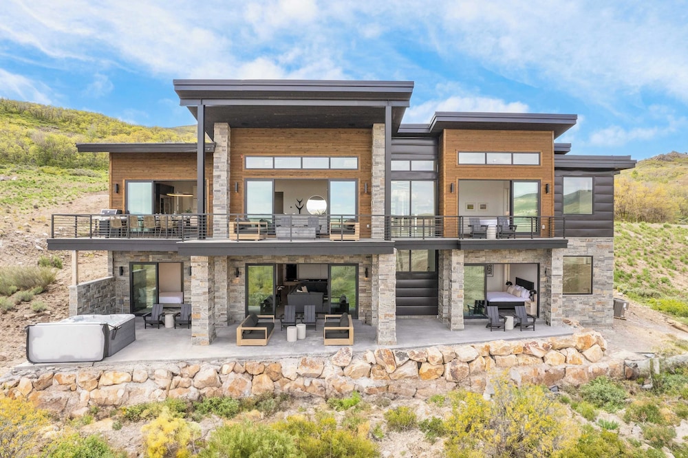 House (6 Bedrooms) photo 1