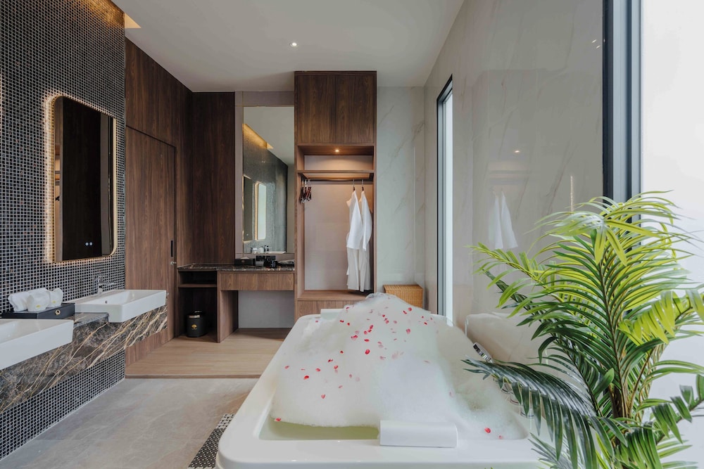 Private Pool Villa with Onsen - Photo 7
