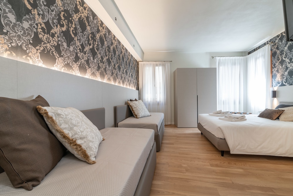 Luxury Room, City View photo 2
