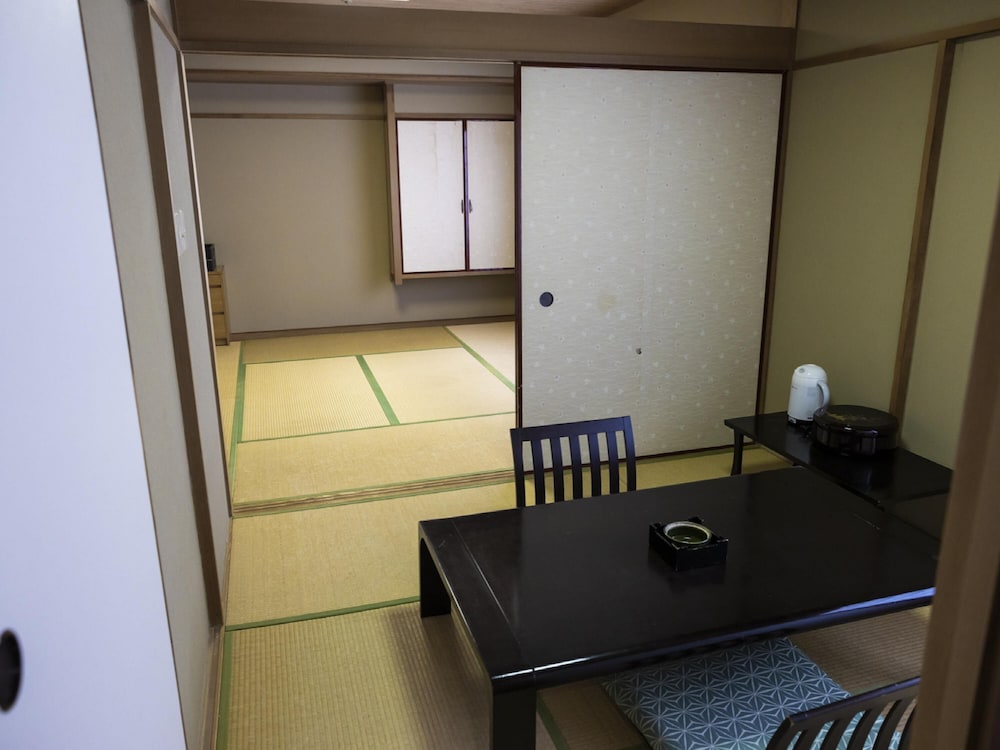 Traditional Room, Non Smoking - Photo 7
