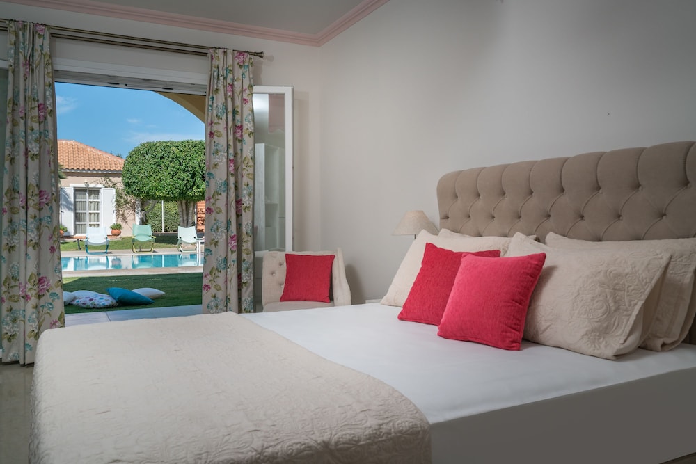 Deluxe Room - Photo 2
