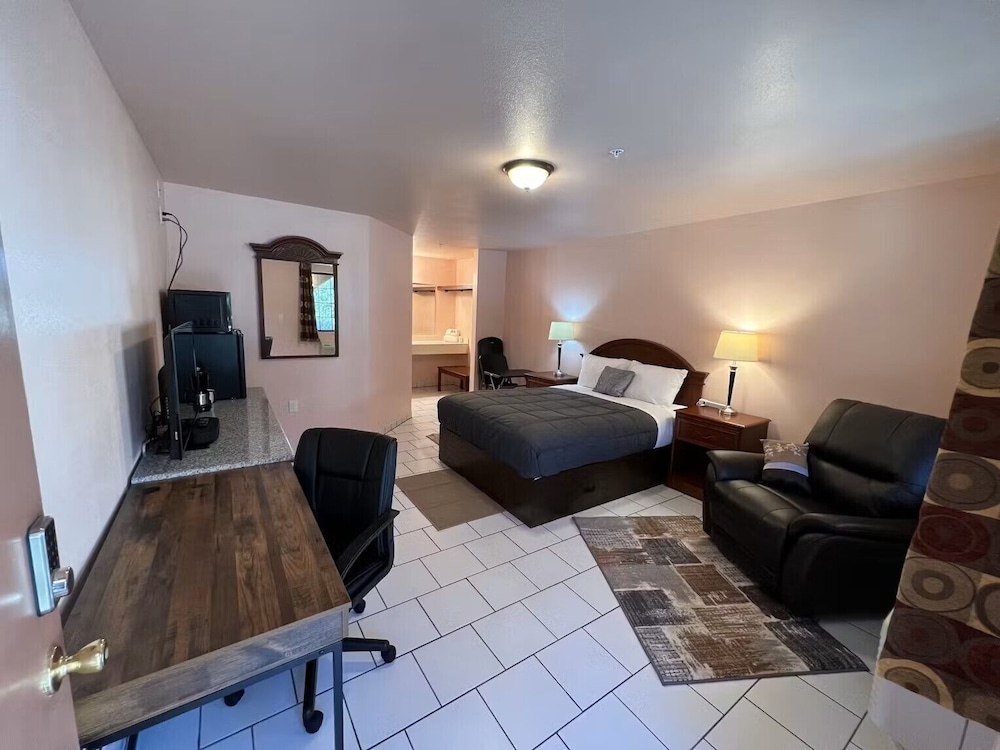 Studio Suite, 1 King Bed, Accessible, Mountain View photo 1