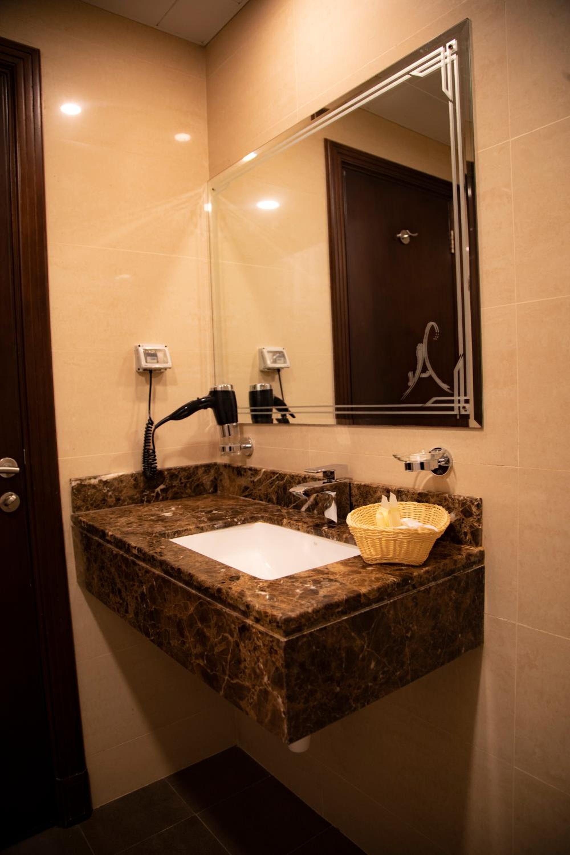 Suite With City View photo 2