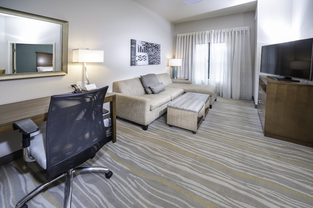 Suite, 1 Bedroom, Accessible, Kitchen (Communications) - Photo 7