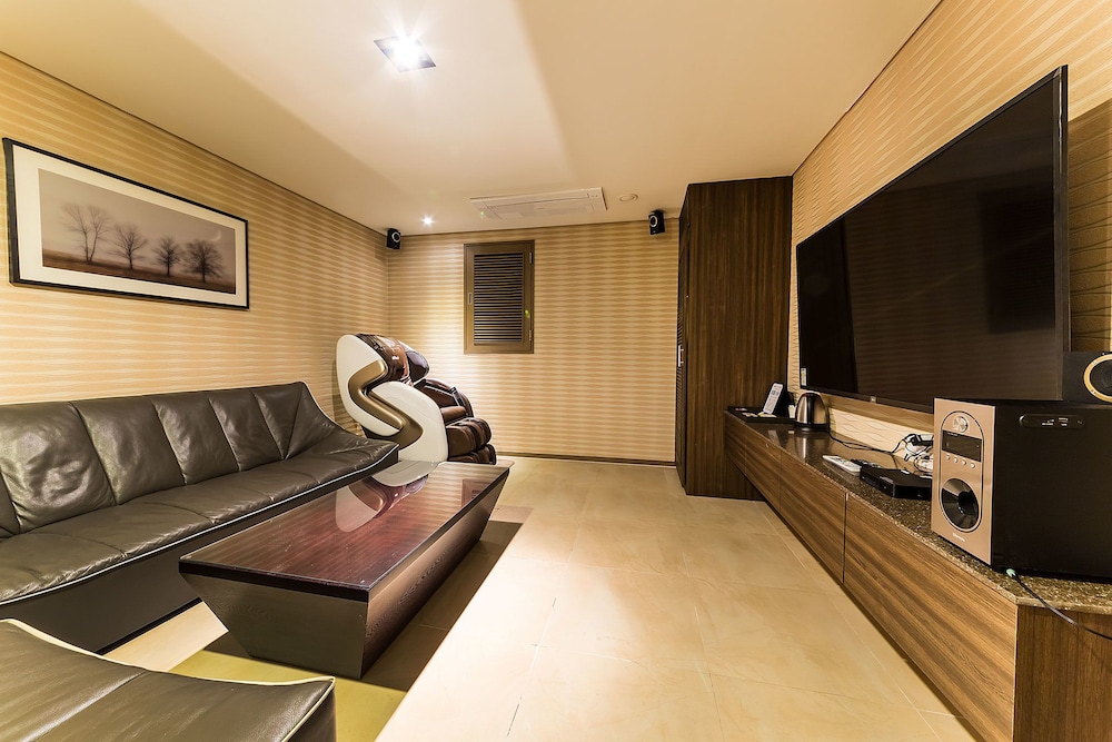 Royal Suite - Photo 6