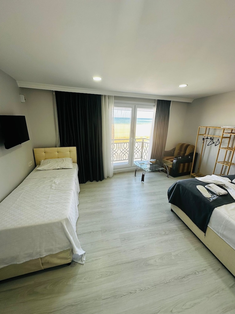 Standard Double Room - Photo 7