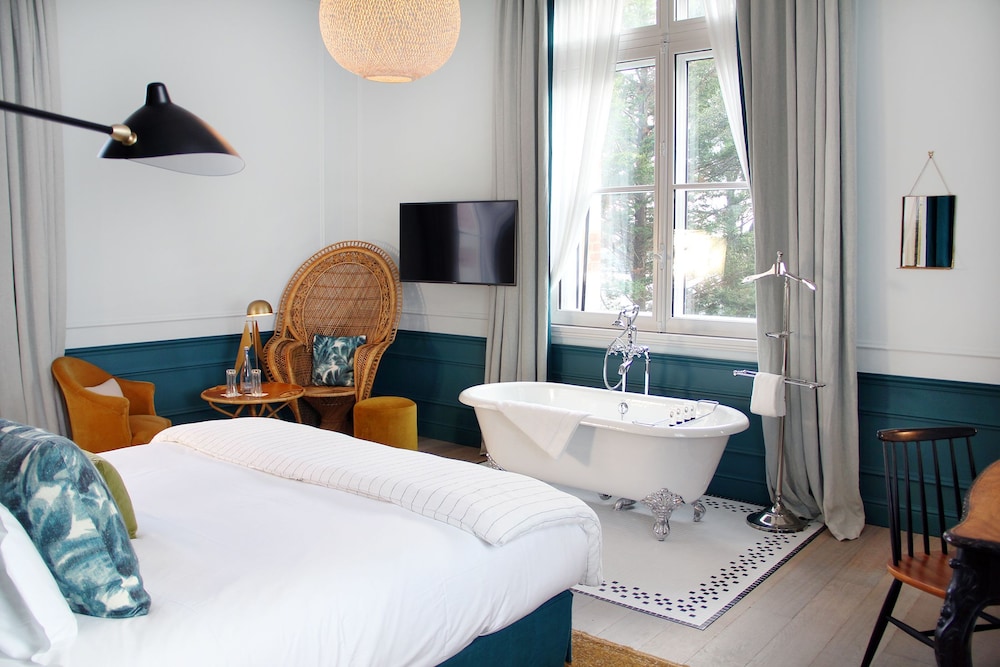 Romantic Suite, Non Smoking, Sea View (Main building) - Photo 6