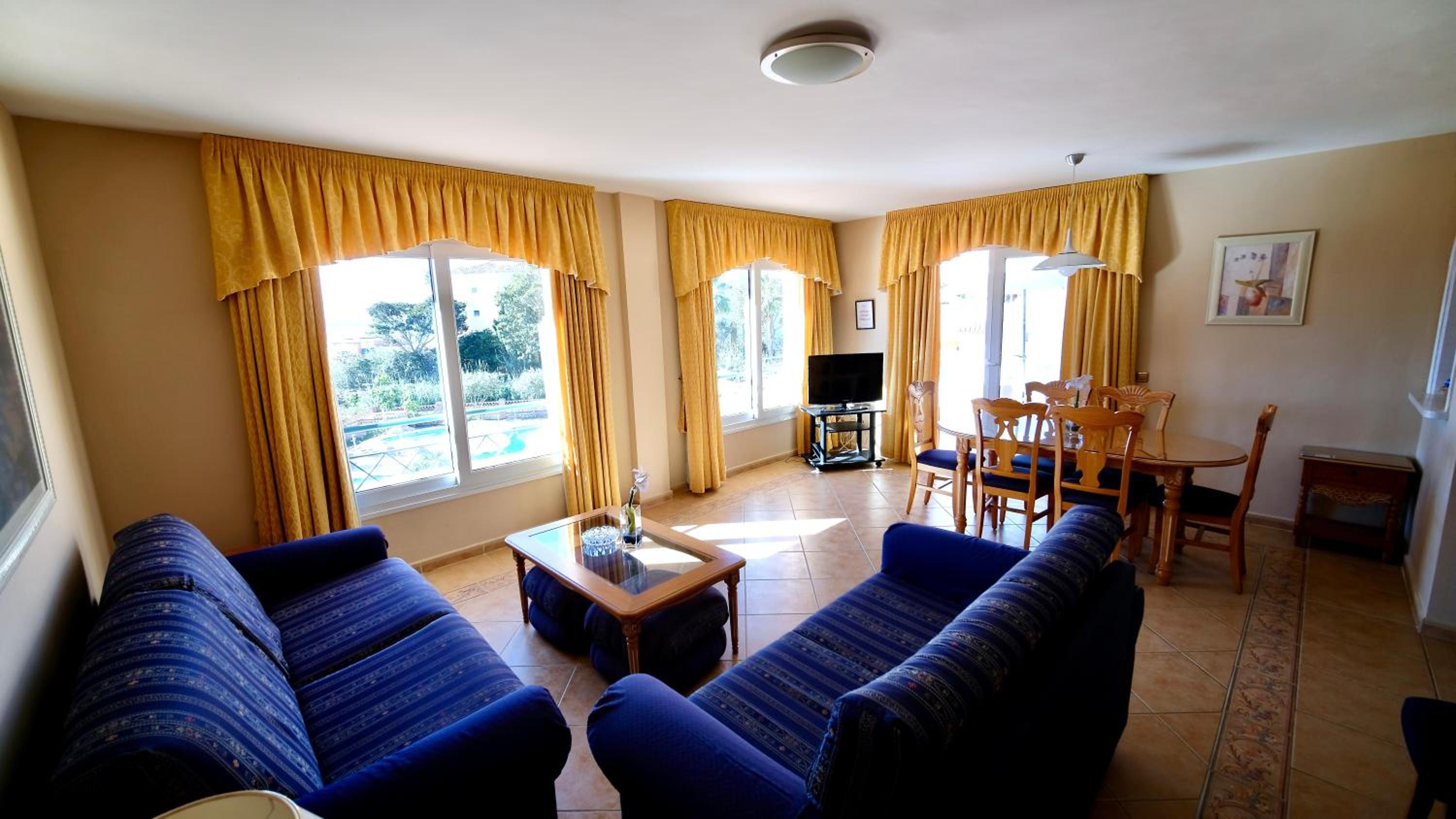 Three-Bedroom Apartment - Penthouse with Sea Views photo 3