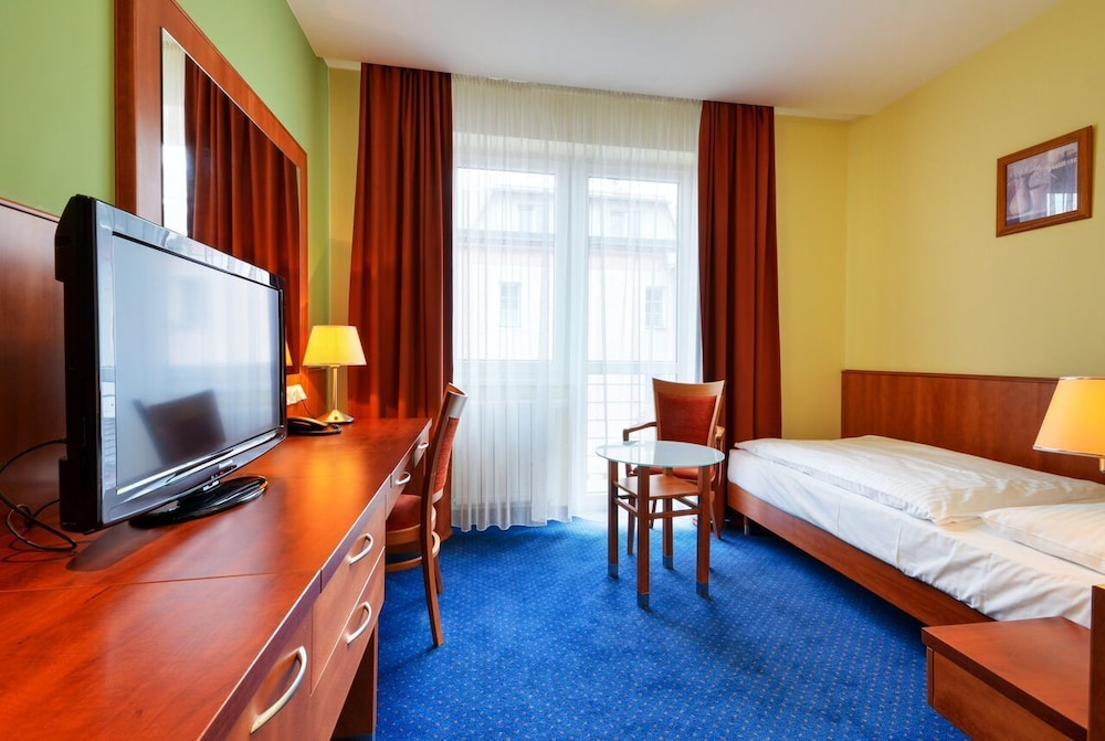 Business Double Room Single Use photo 2