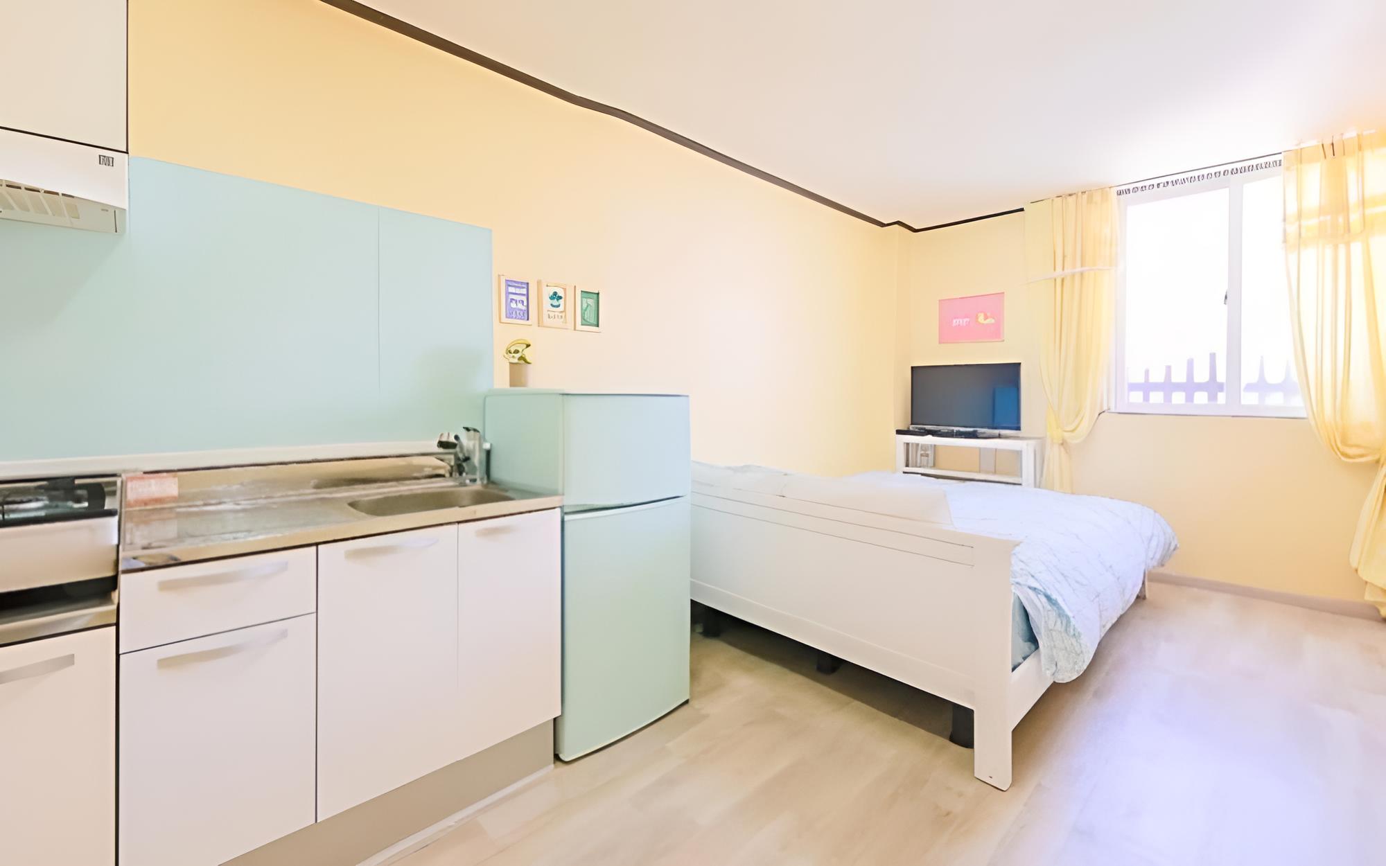 Room (Room 301) - Photo 4