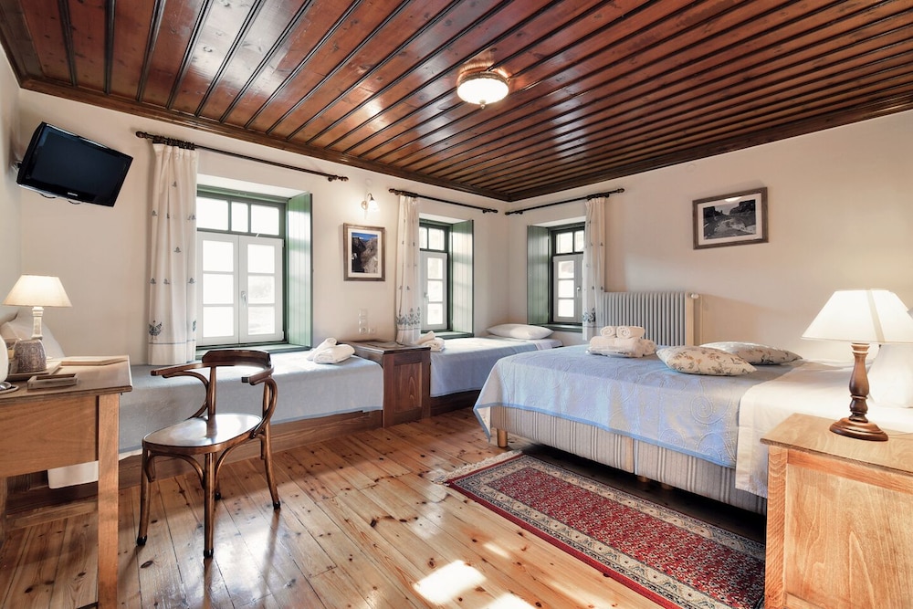 Deluxe Triple Room photo 1