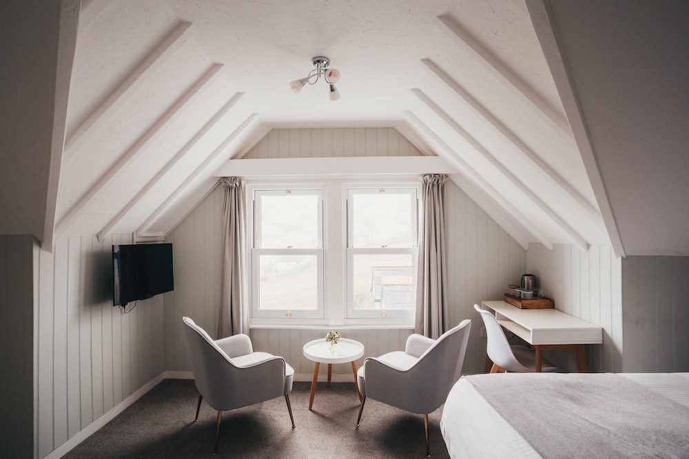 Superior Double Room, Ensuite, Partial Sea View (2nd Floor), photo 6