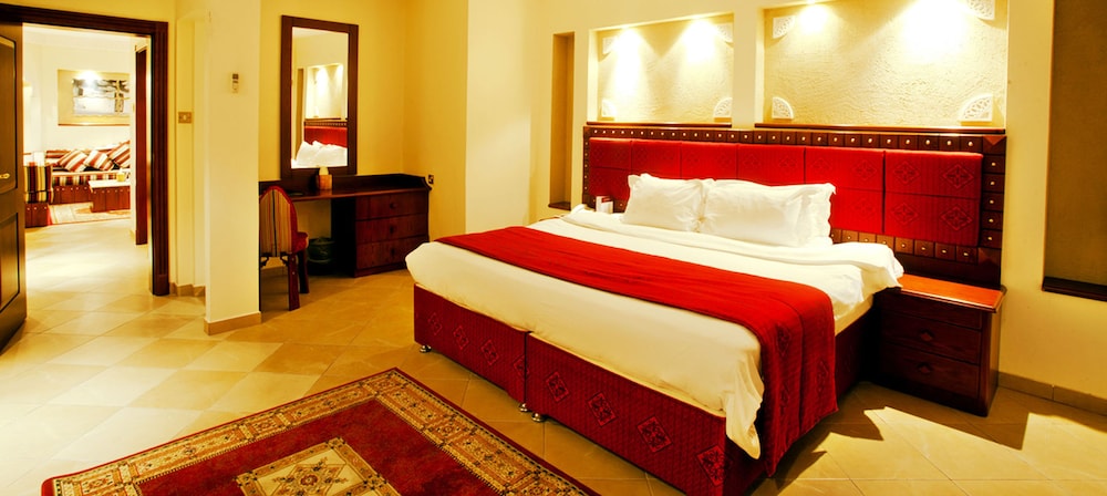 Deluxe Suite - Photo 1