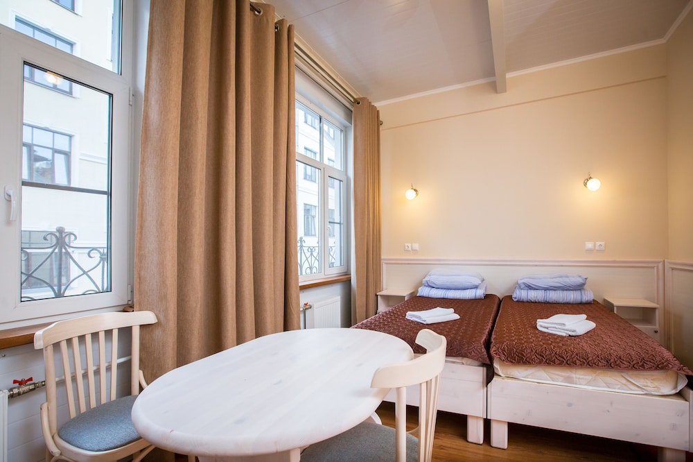 Standard Twin Room photo 2