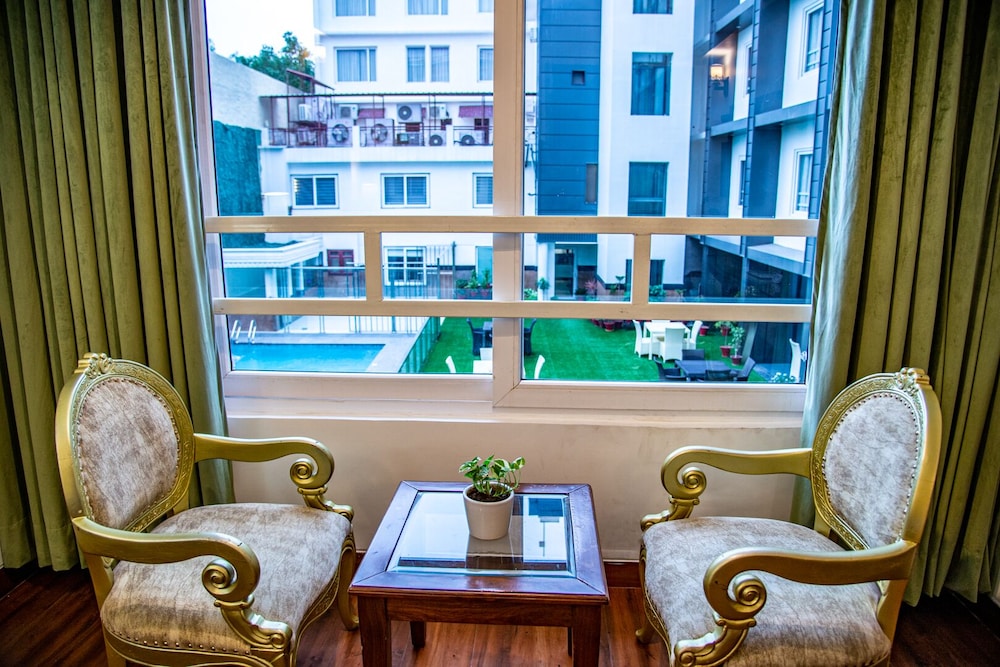 Pool View Executive AC Room - Photo 4