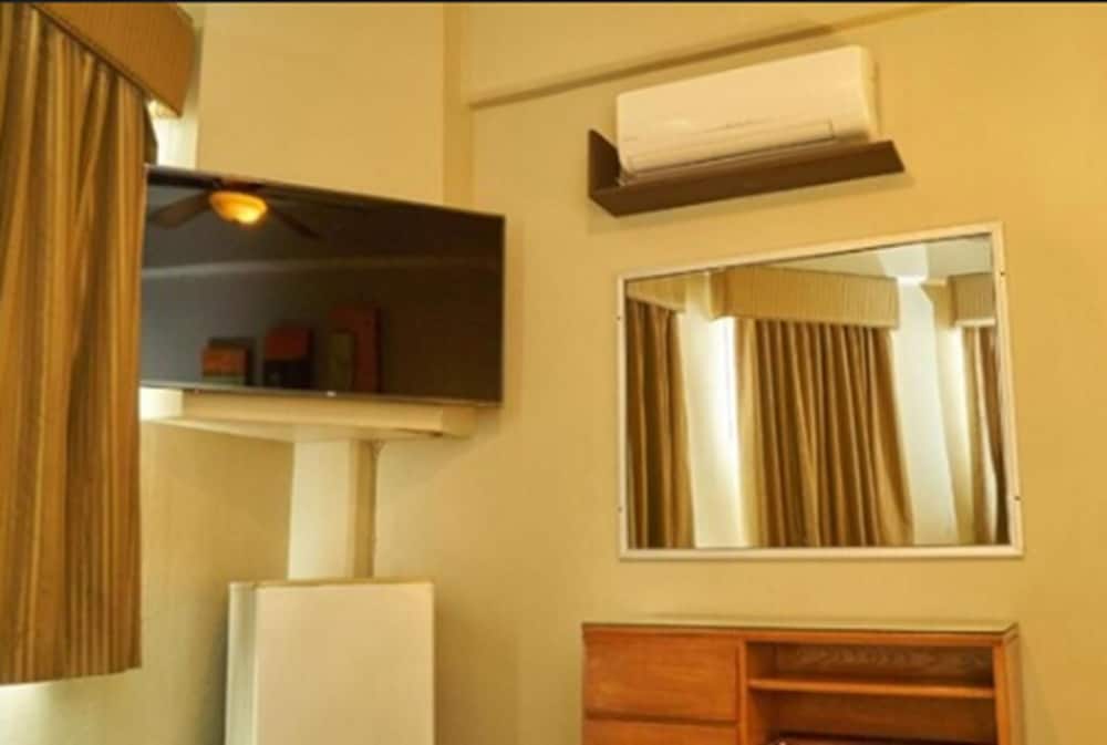Comfort Room, Non Smoking, City View photo 2
