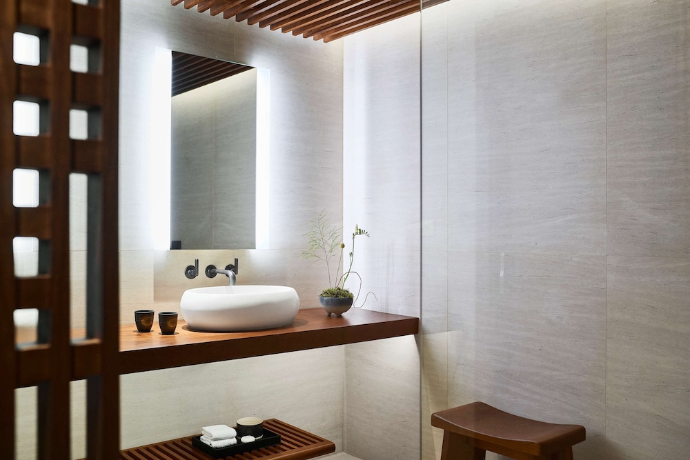 Junior Suite (Zen Skyline) thumbnail 6