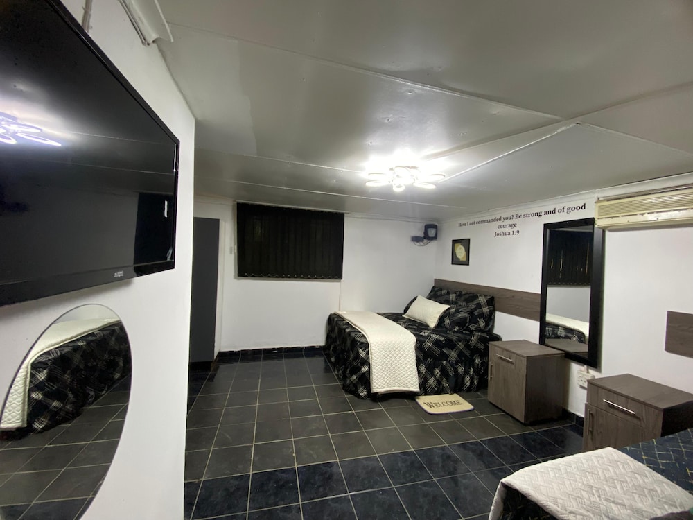 Deluxe Double or Twin Room photo 1