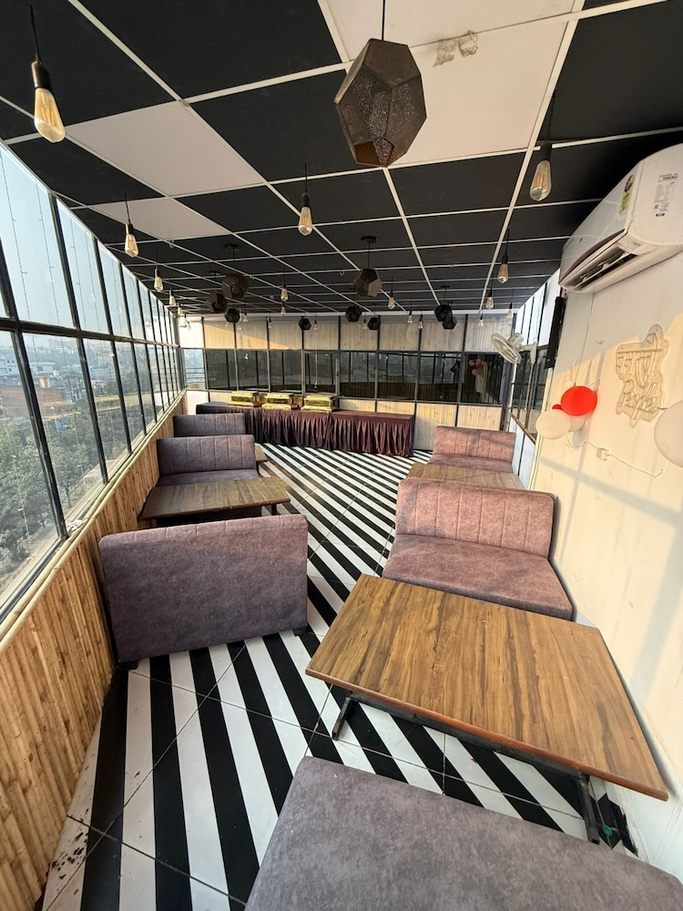 Classic Room, City View