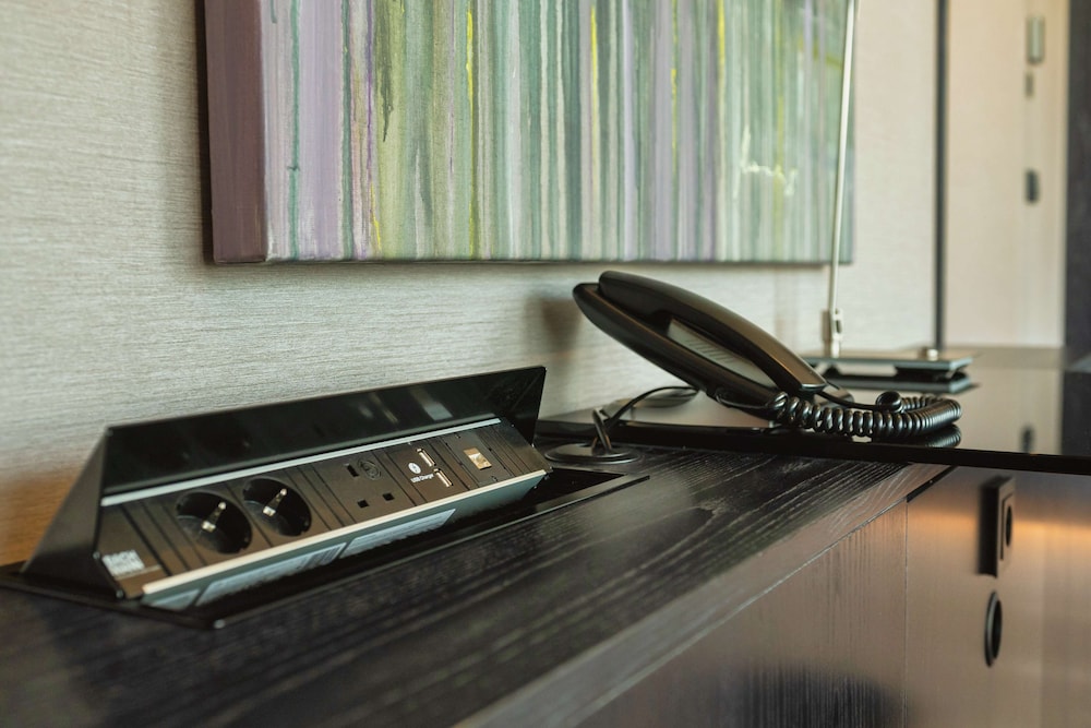 Conrad Suite - Photo 7