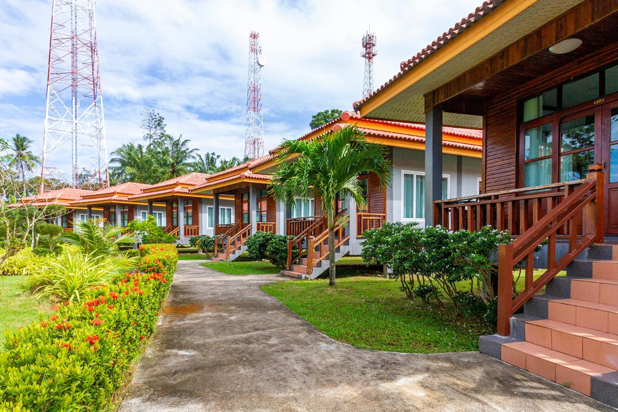 Superior Twin Room with Garden View photo 3