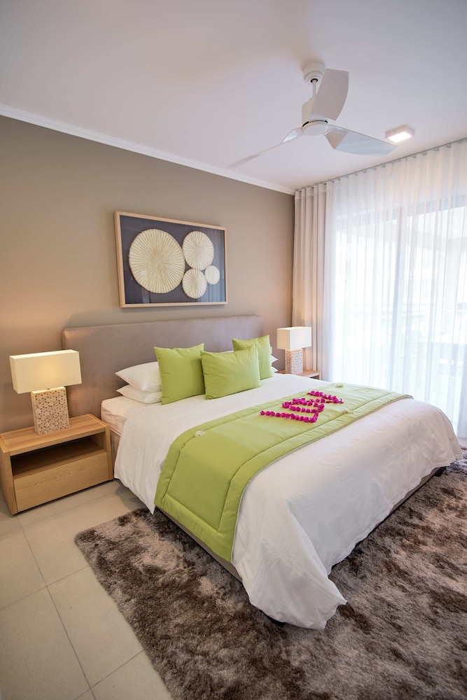 Suite, 3 Bedrooms, Garden View photo 2