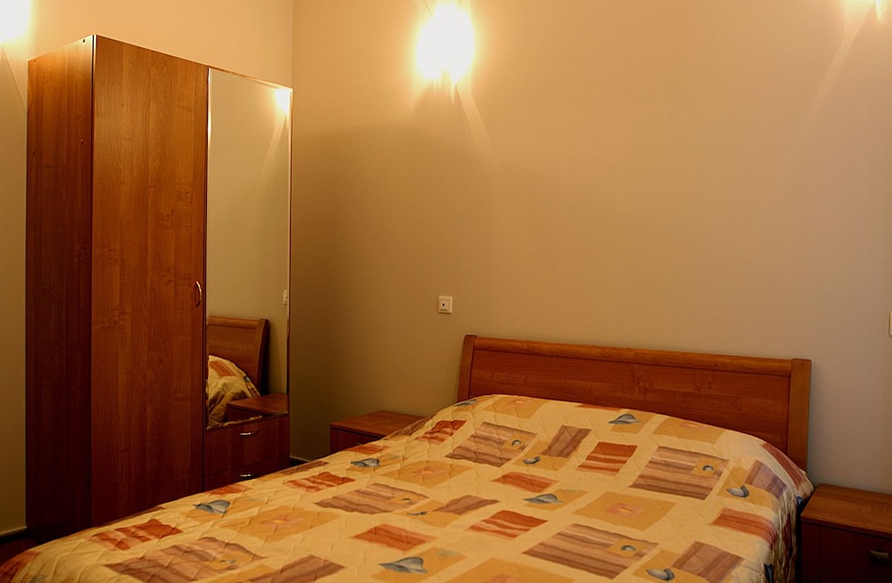 Economy Double Room, Private Bathroom