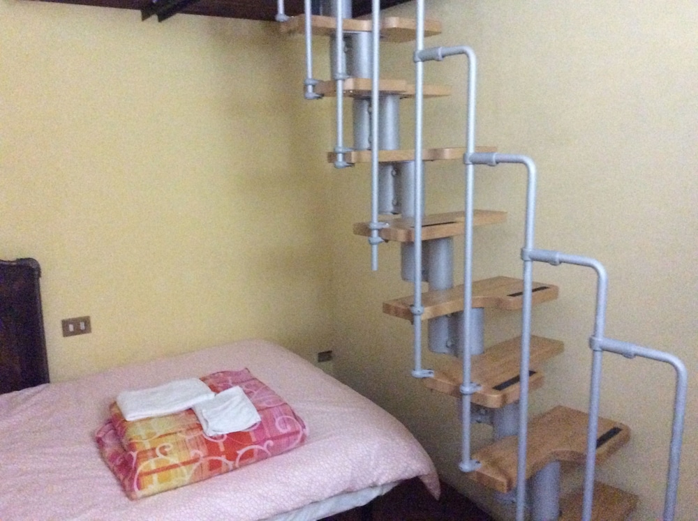 Classic Double Room, 1 Bedroom, Ensuite, Hill View photo 2