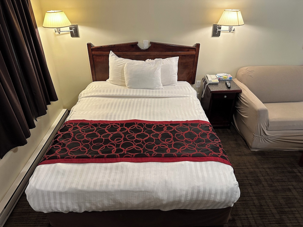 Deluxe Room, 1 Queen Bed, Kitchen, Mountain View photo 1