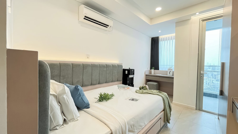 Suite, Non Smoking (2 Queen Beds) photo 3