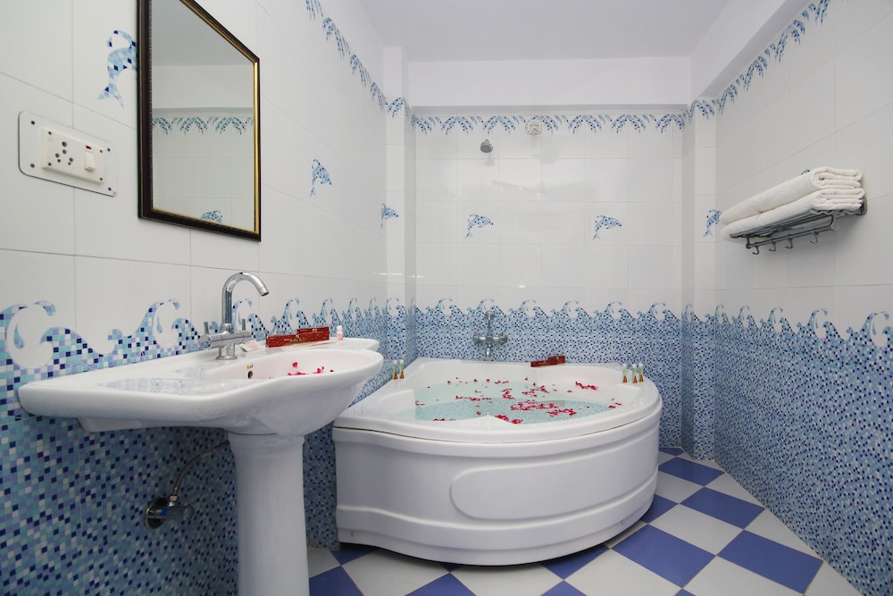 Royal Family Suite - Photo 7