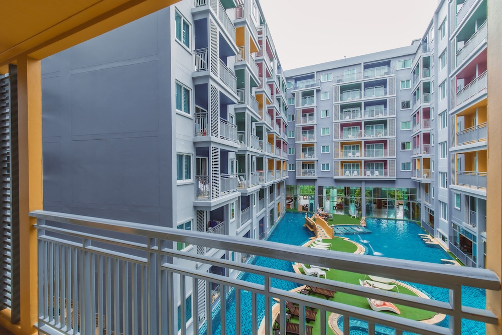 Executive Suite - Pool View photo 3
