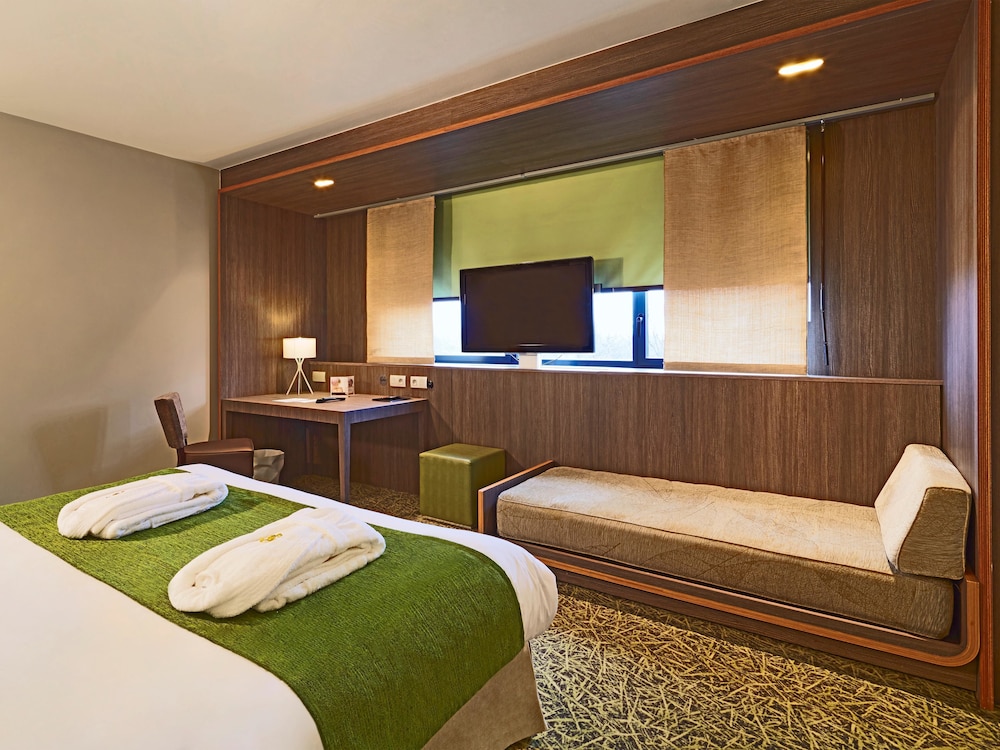 Standard Room, 2 Twin Beds, Bathtub - Photo 4
