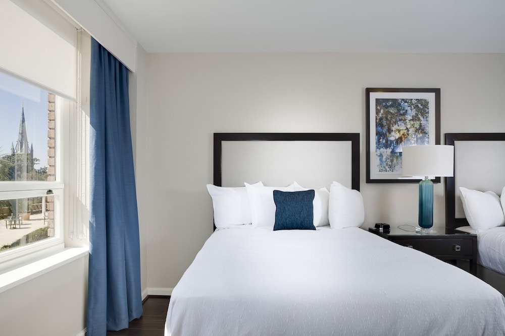 Double Room, Poolside