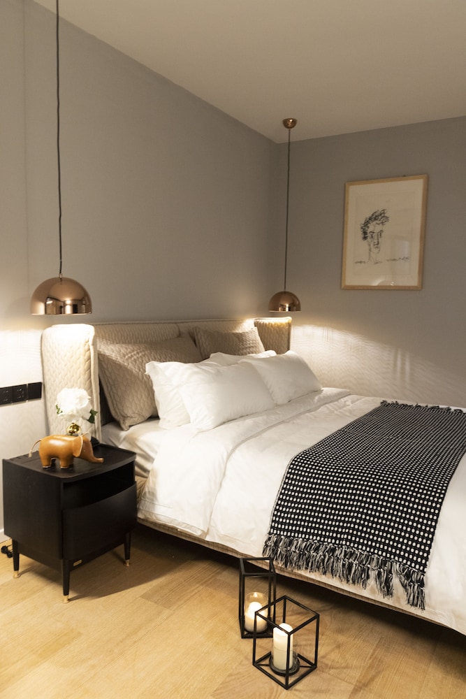 Deluxe King Garden View Room photo 1