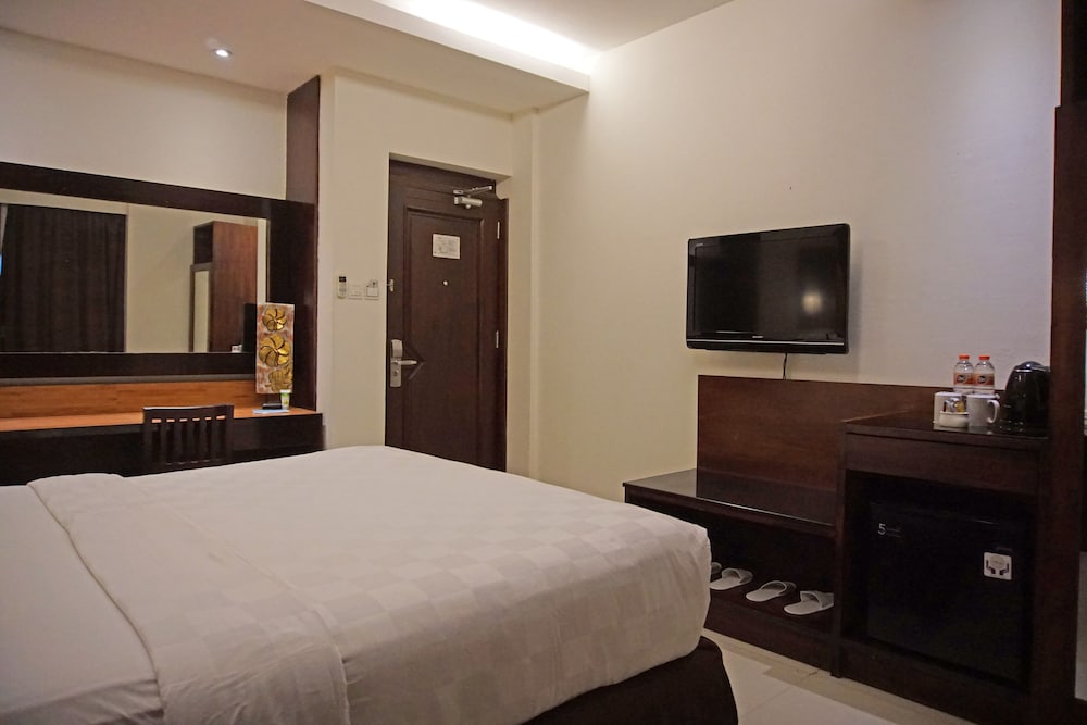 Premier Room, 1 Queen Bed, Non Smoking, Bathtub photo 2