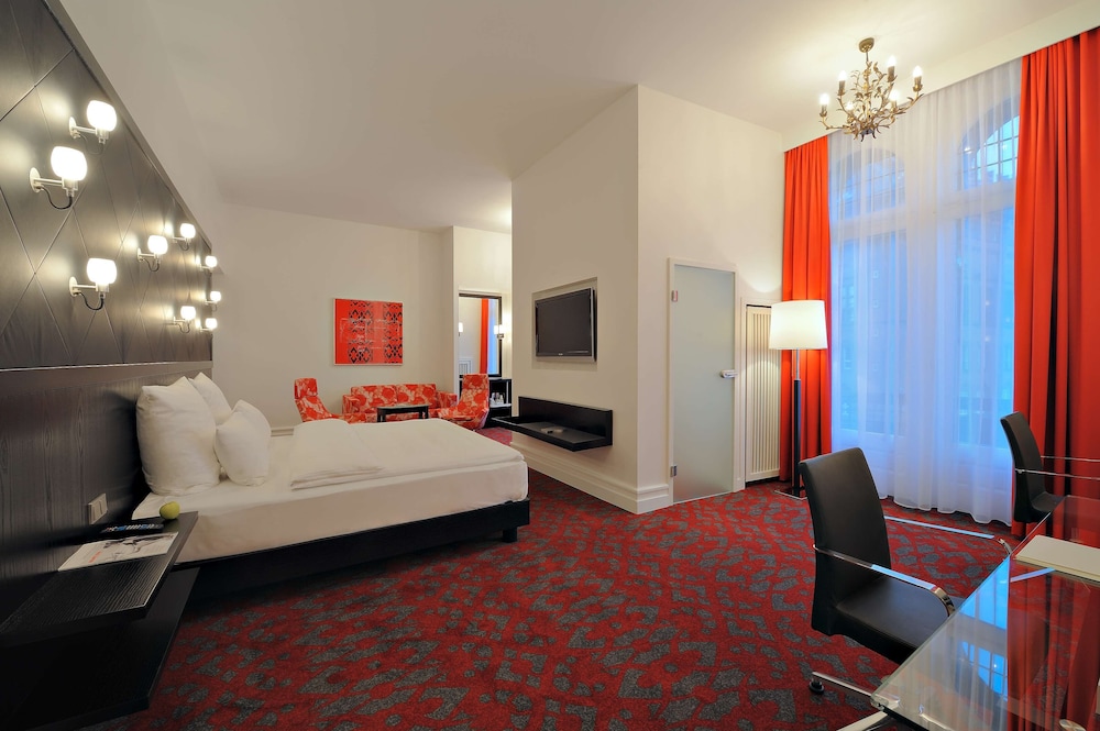 Suite photo 1