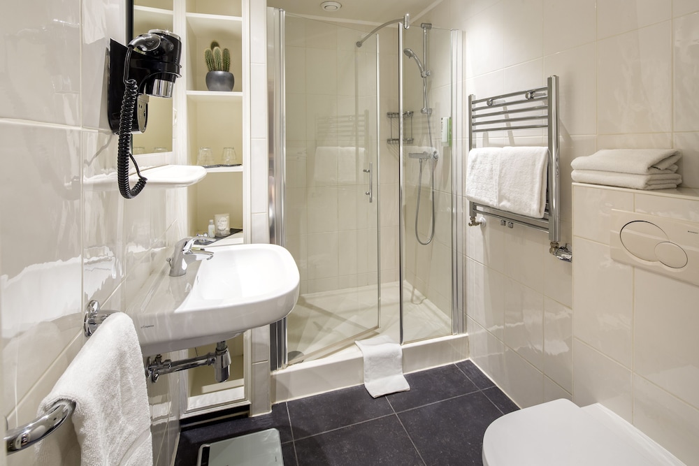 Double Room (Small) photo 2