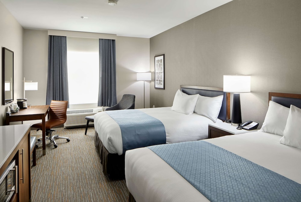Deluxe Room, 2 Queen Beds, Non Smoking - Photo 2