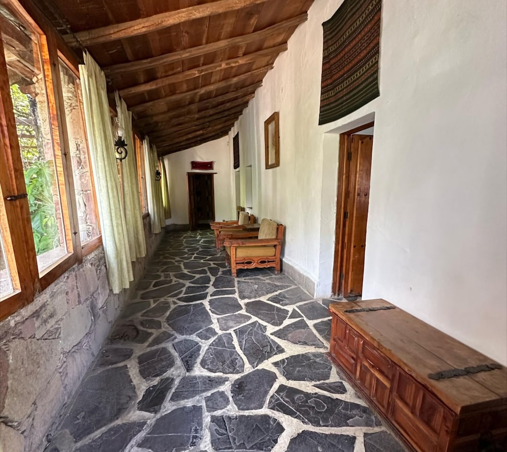 Room (Interior View) photo 3